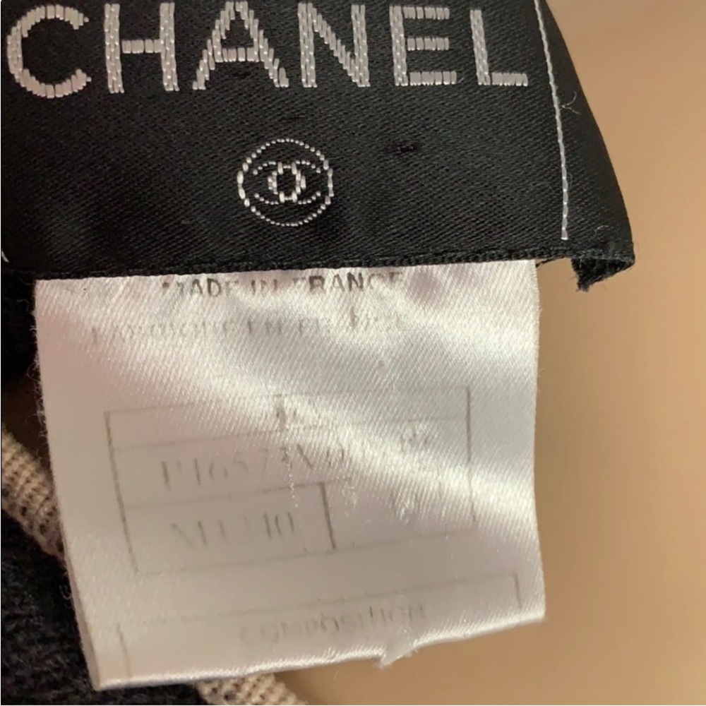 Chanel Women's Sweater - Black and Tan Stripes Sz 40 - Picture 3 of 8